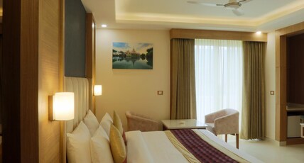 Hotel Sakura by Maps, Huda City Center Room Type - Deluxe Room with Swimming Pool Access and Balcony Hotel Sakura by Maps, Huda City Center Room Type - Deluxe Room with Swimming Pool Access and Balcony