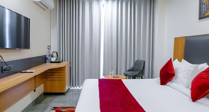 Saltstayz Premier - Cyber Hub Room Type - Deluxe Room with City View
