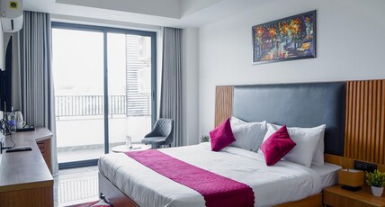 Saltstayz Premier - Cyber Hub Room Type - Superior Room with Balcony