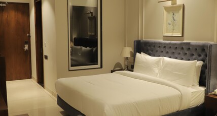 ORILLIA KASAULI Room Type - Luxury Super Deluxe Room With Balcony ORILLIA KASAULI Room Type - Luxury Super Deluxe Room With Balcony
