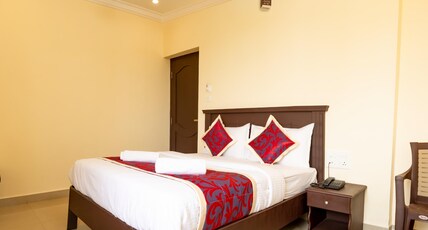 Hotel Strawberry Grand Room Type - Deluxe Double bed