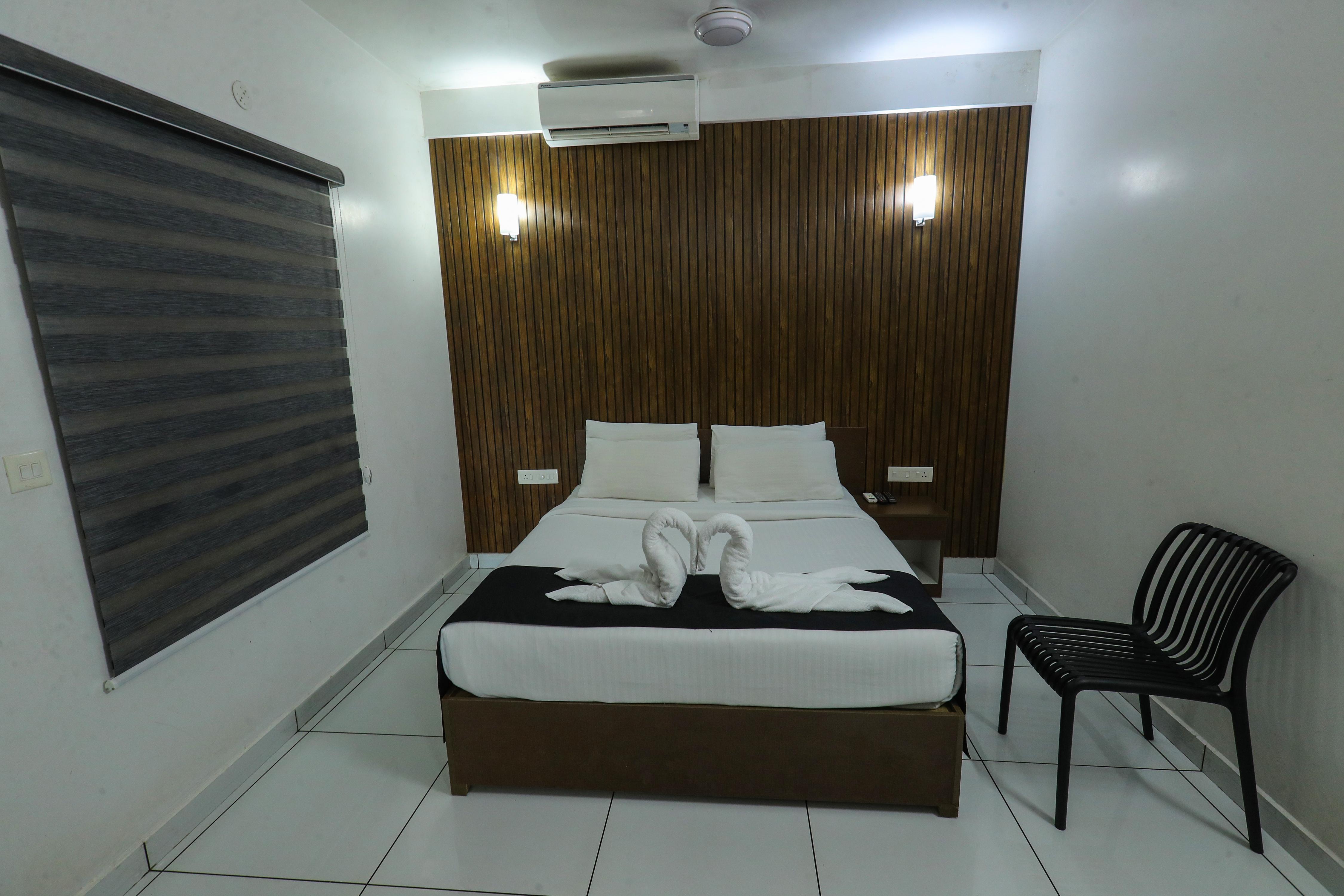 D Green Hotels Cochin - Tap to explore photos