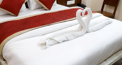 Hotel Ajeet Palace Room Type - Deluxe Double Room Hotel Ajeet Palace Room Type - Deluxe Double Room