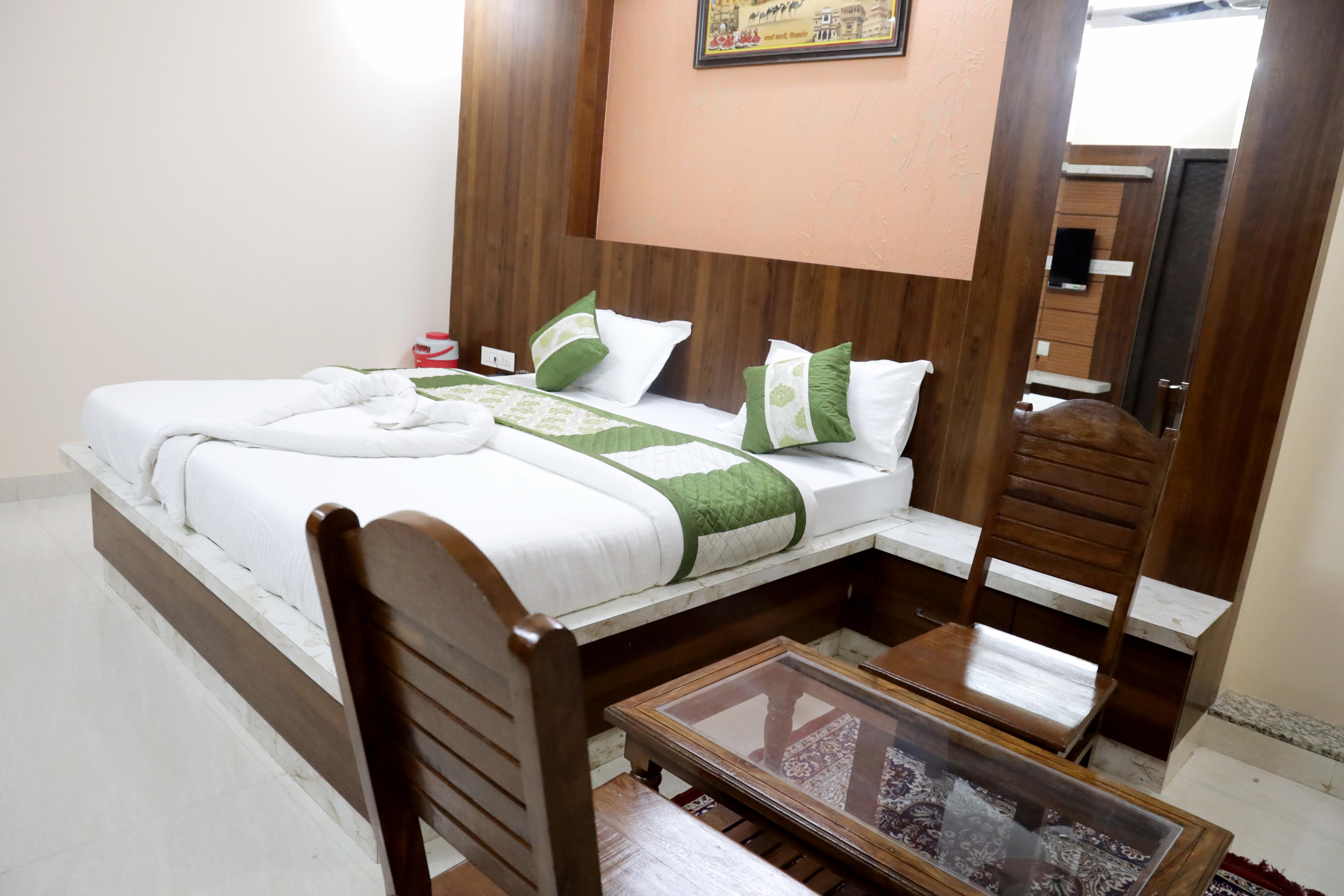 Hotel Ajeet Palace - Tap to explore photos