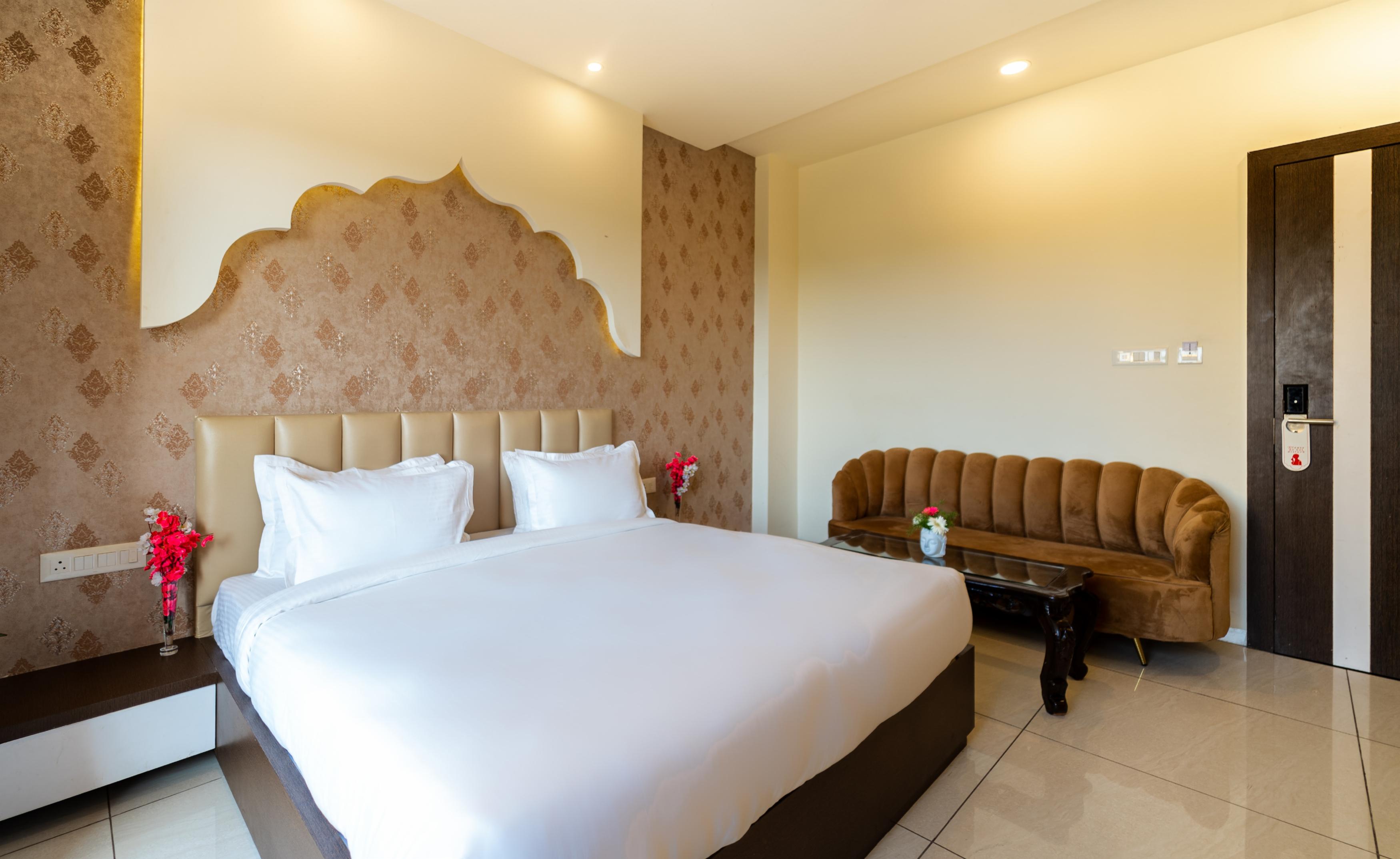 Hamlinn Resort - Tap to explore photos