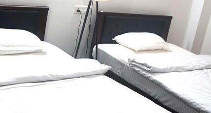 The Relyn Suite Room Type - Deluxe Executive Twin Bed Room