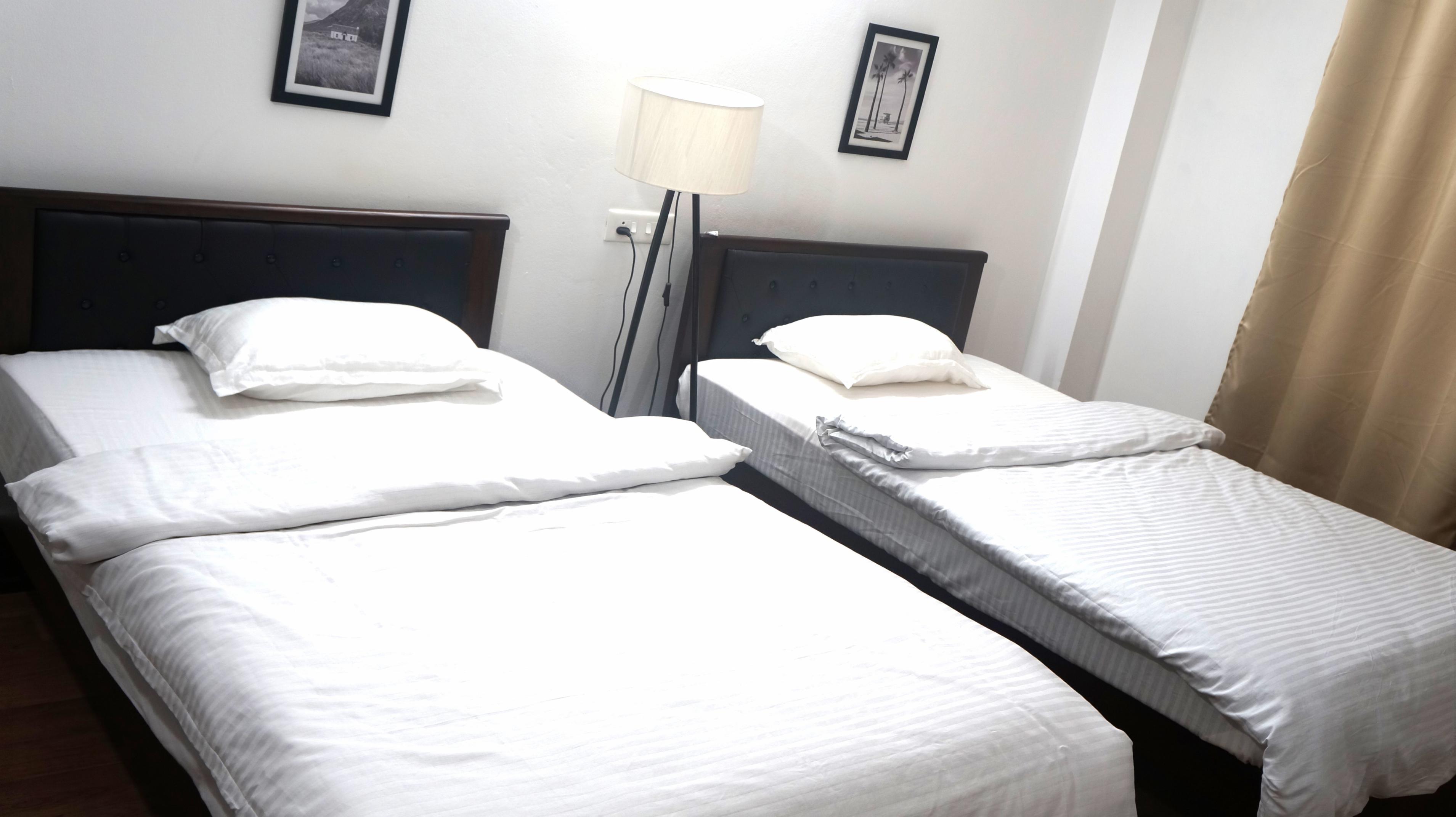 The Relyn Suite Room Type - Deluxe Executive Twin Bed Room