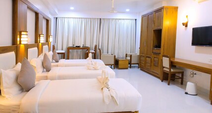Hotel White House Munnar | Luxury Resort Room Type - Royal Triple Bedded Family Room with Balcony