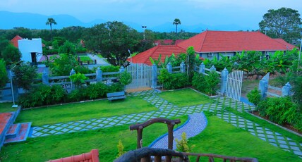 SELVAMATHI FARM RESORTS Room Type - Tree House Garden View Room