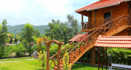 SELVAMATHI FARM RESORTS Room Type - Tree House Mount View Room