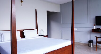 Ravishing Retreat Resort Room Type - The Heliconia with Jacuzzi
