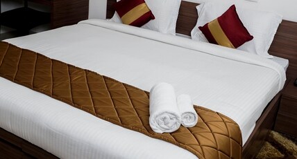 The Altruist Koparkhairane Hotel Room Type - Deluxe Queen Room