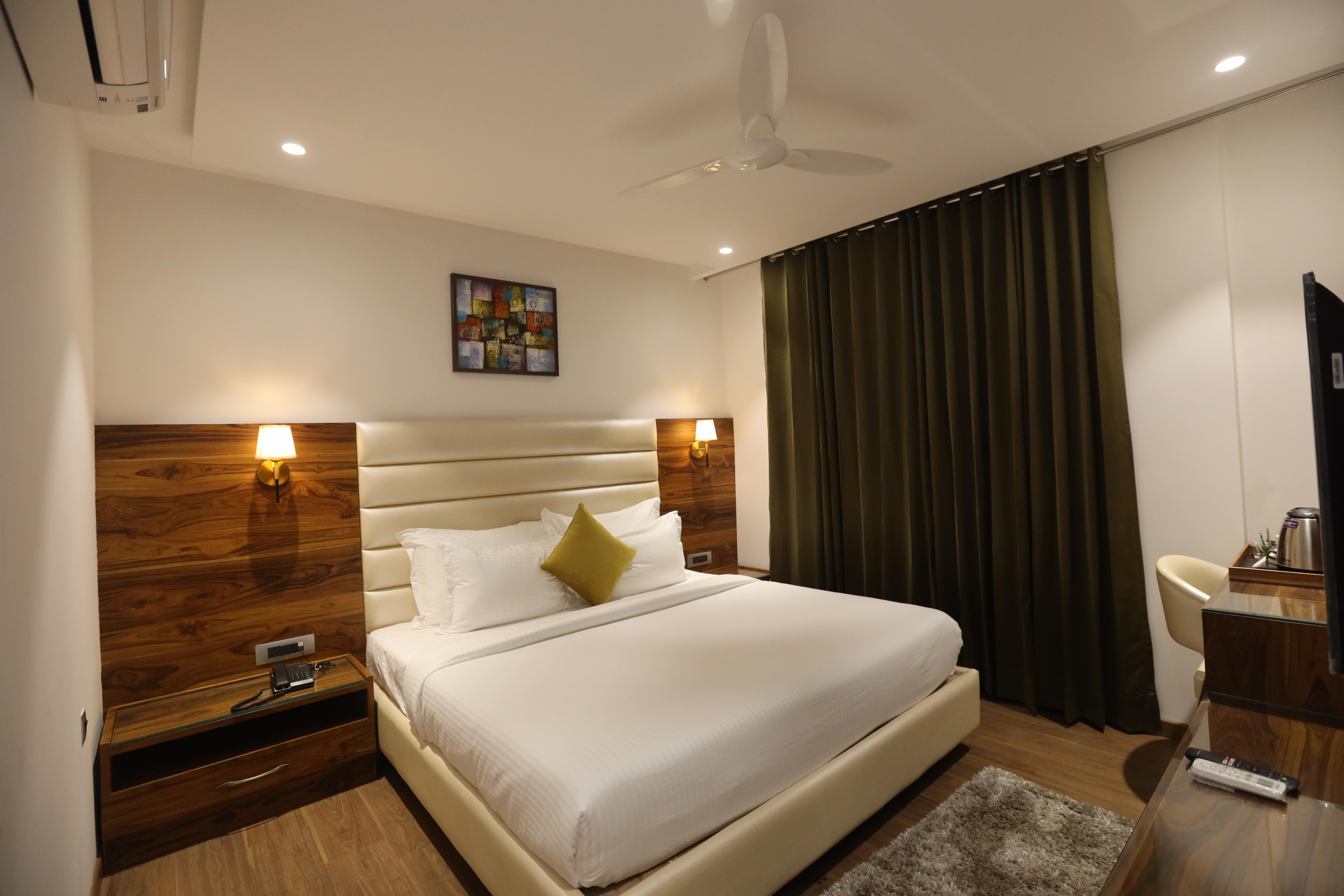 Royal Lalit Grand Hotel - Tap to explore photos