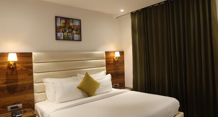 Royal Lalit Grand Hotel Room Type - ROYAL KING ROOM
