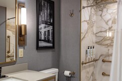 The Yorktowne Hotel, Tapestry Collection by Hilton