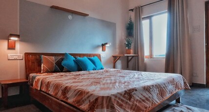 The Birdhouse Villa, Bir, Room Type - Deluxe Room with Balcony