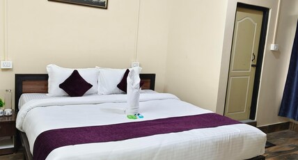Sharthi Homestay and Lodging Room Type - Deluxe King Room