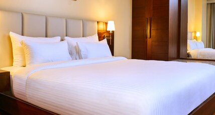 Visthara Hotel Room Type - Deluxe King Bed Room