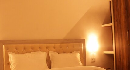 Paradise Inn Room Type - Deluxe King Room Paradise Inn Room Type - Deluxe King Room