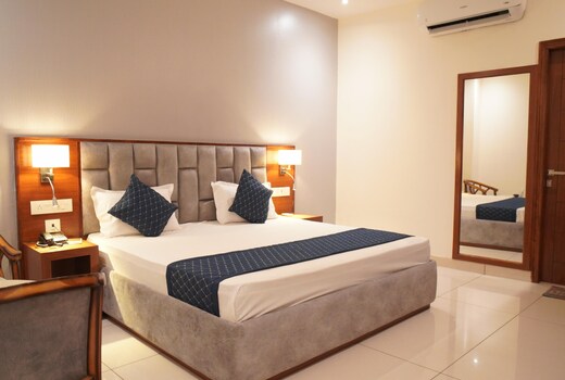 Hotel West Field Plaza