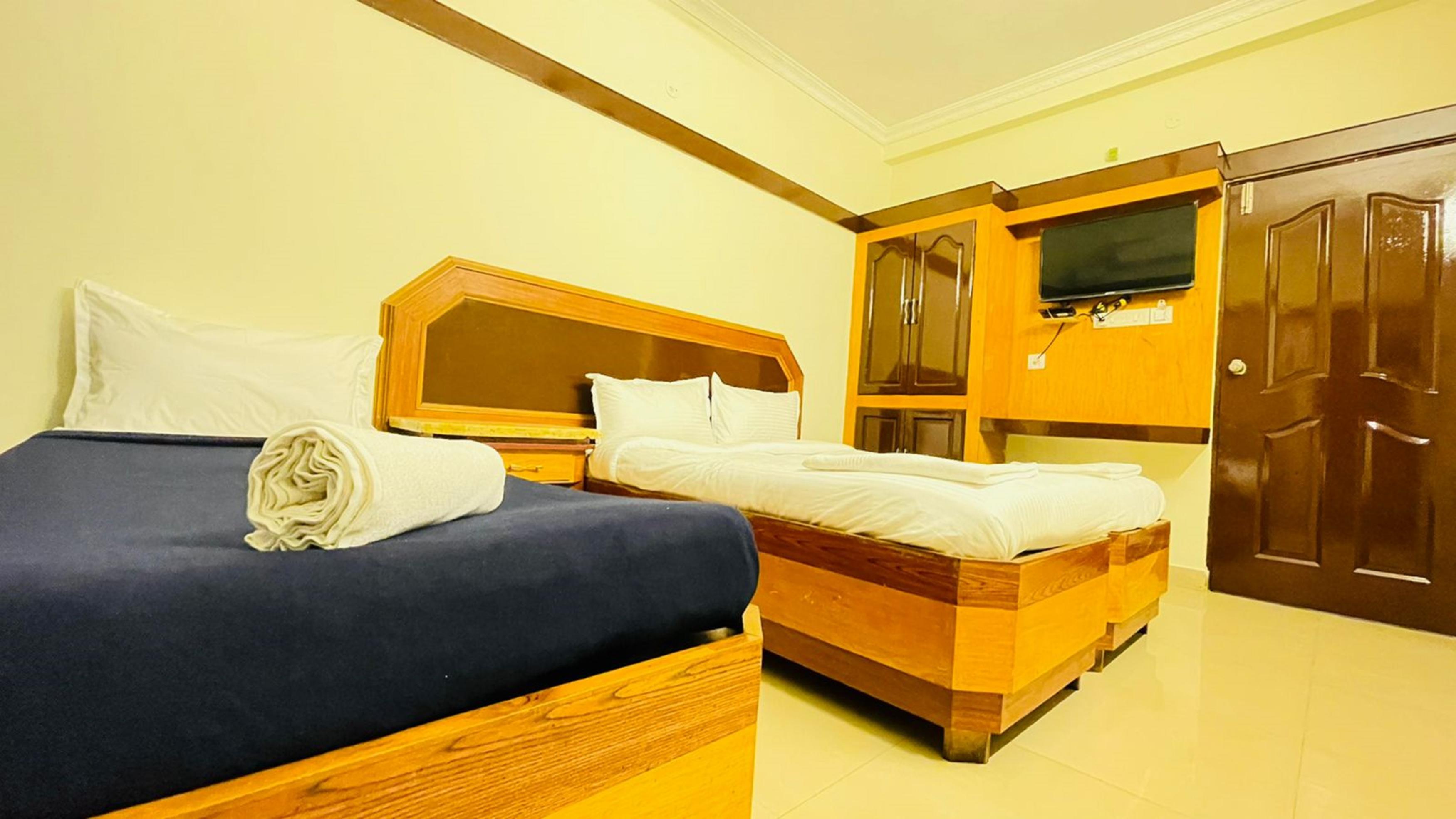 Half Moon Inn Room Type - Deluxe Triple Room