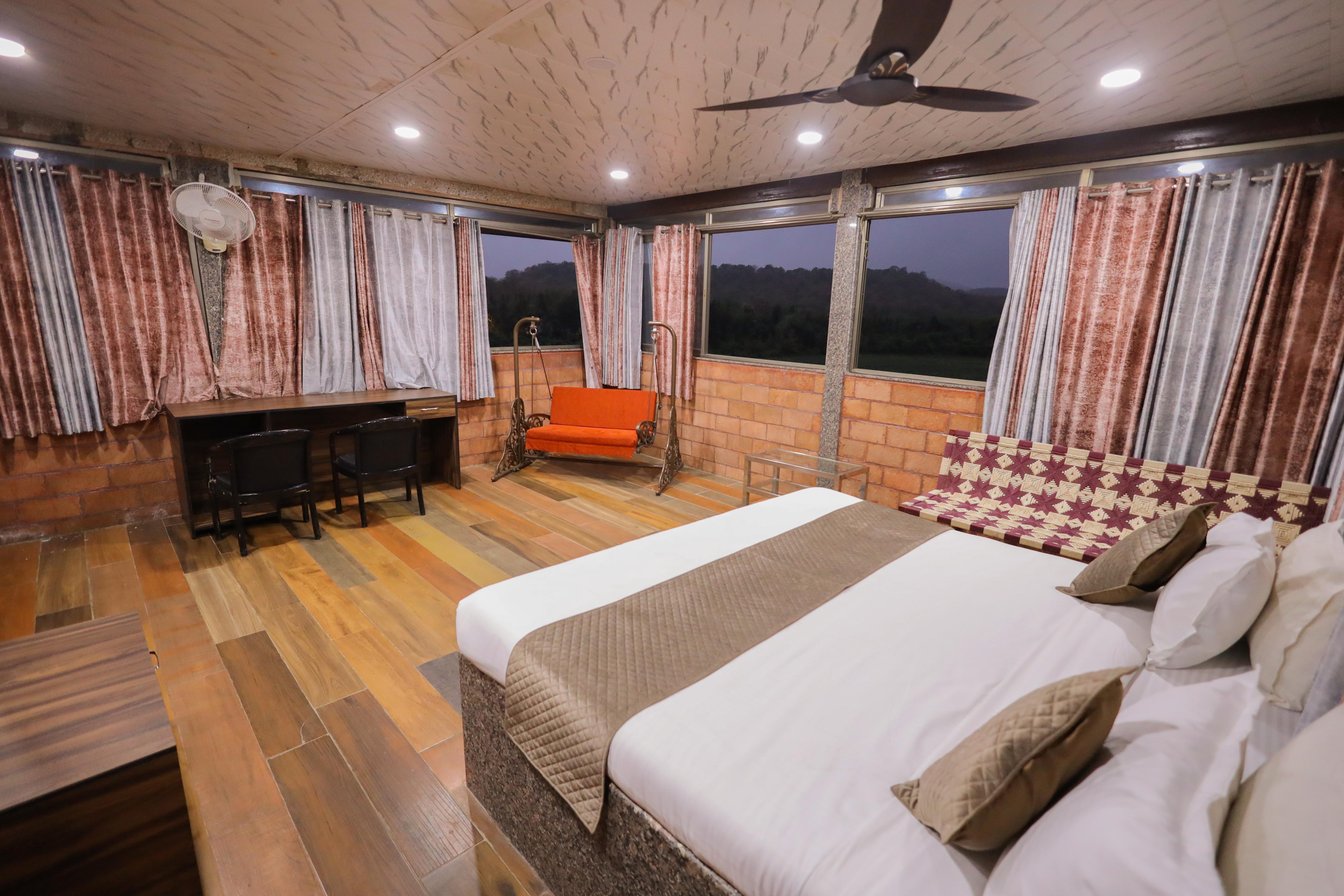 Shri Shiv Villa Room Type - Master Room with Jungle View