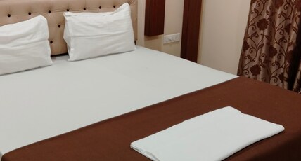 Sai Sri Inn Room Type - Deluxe