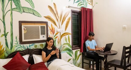 Citylights Hostel By Musafir Room Type - Deluxe Private Room AC