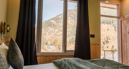 Sunrise Farm Stays Room Type - Emerald Sky Room