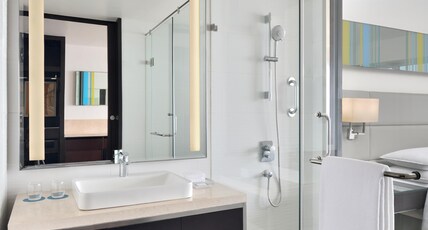 Courtyard by Marriott Navi Mumbai Room Type - Executive room lounge access, Stadium View, 2 Twins