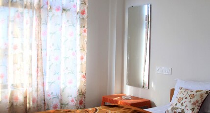 Misty Mons Home Stay & Cafe, Lava Room Type - Standard Double Bedded room