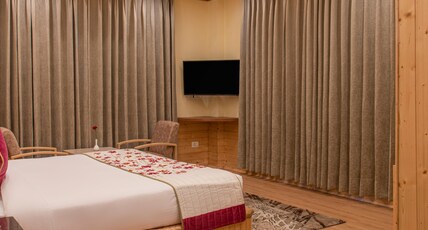 INDERASAN GUEST HOUSE Room Type - Deluxe Room
