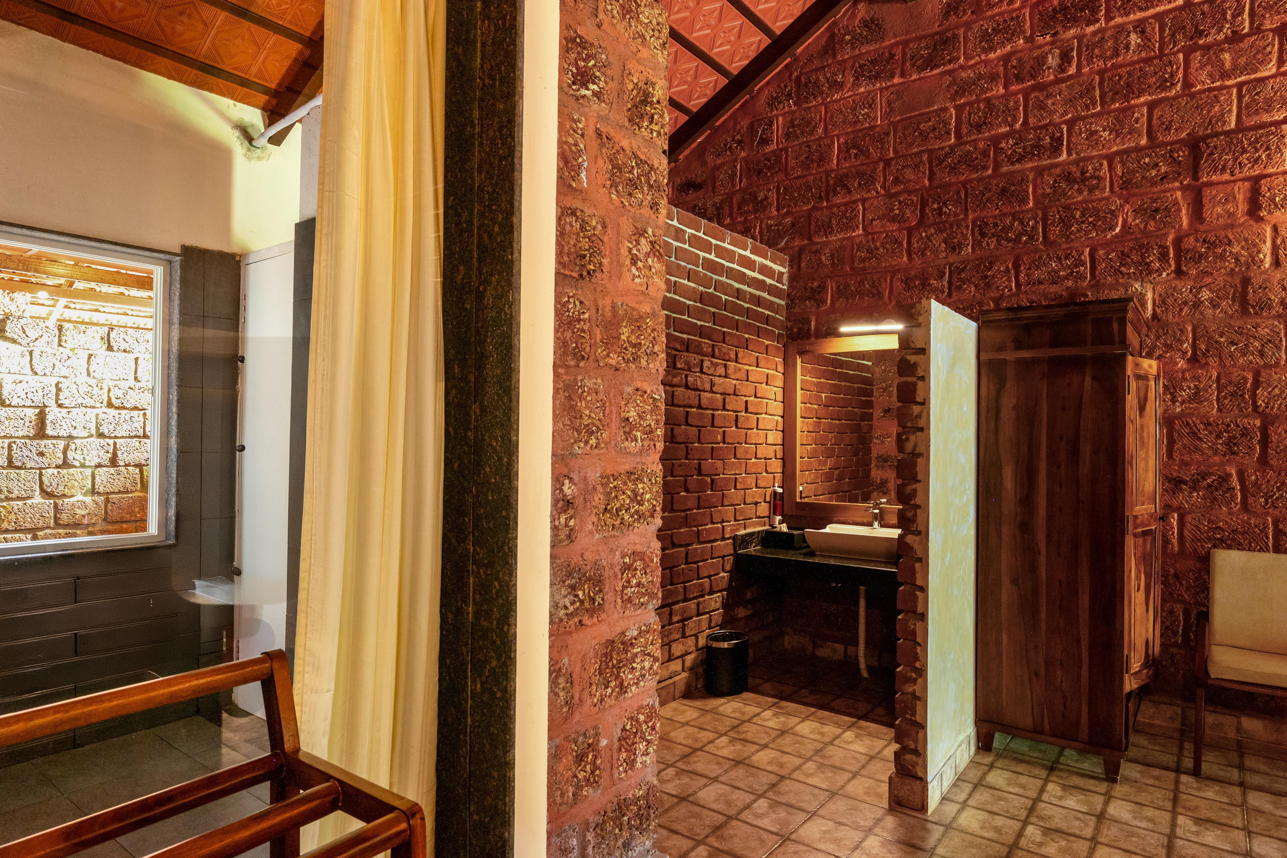 GUDLU - Tap to explore photos