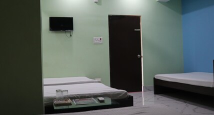 Hotel Saan Berhampur Room Type - Deluxe Room