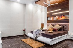Homlee-Basement Flat with kitchen in Saket, S Del