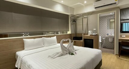 Almas Hotel Bangkok Room Type - Standard Room King bed