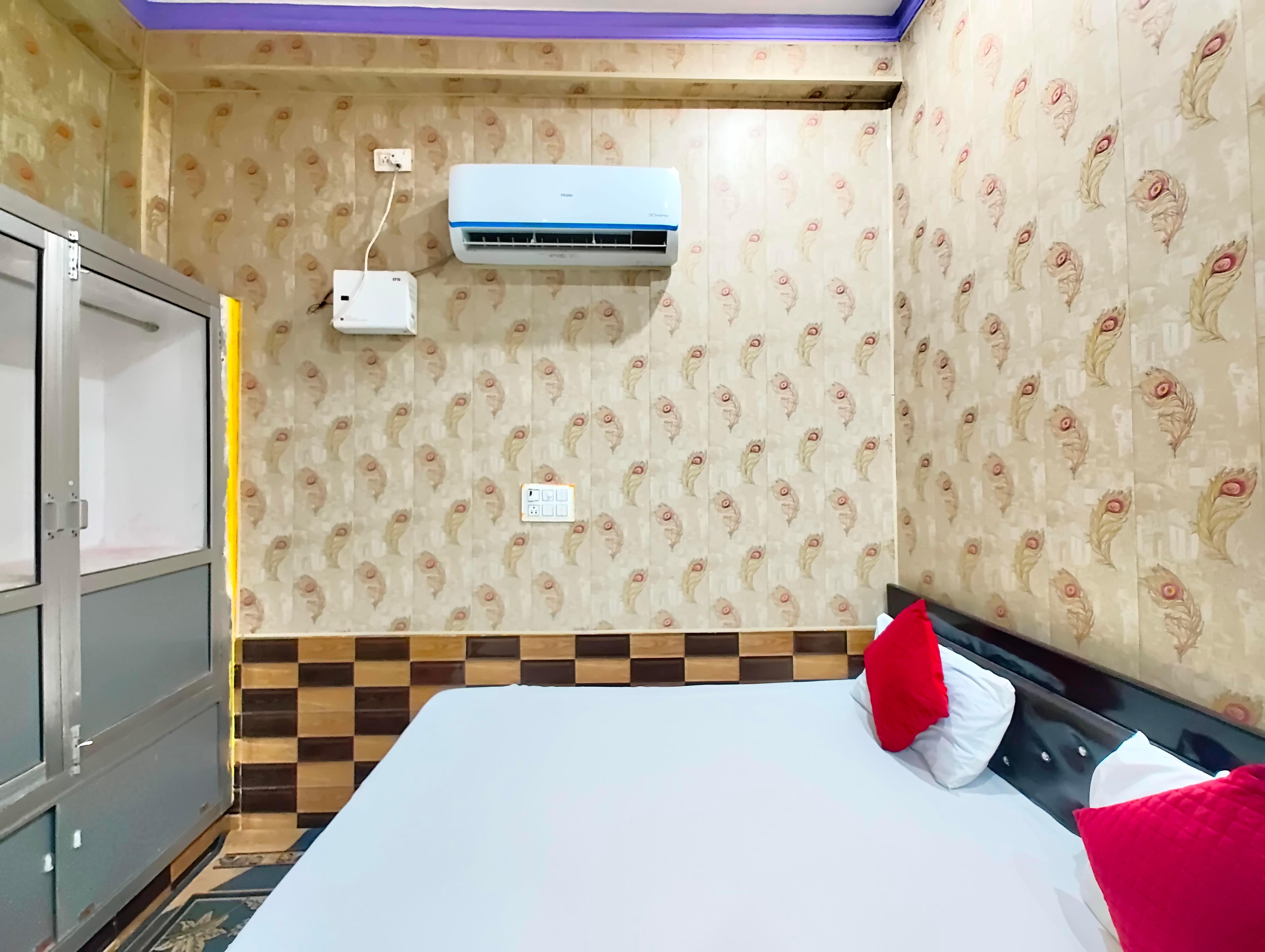 Raghunandan Guest House - Tap to explore photos