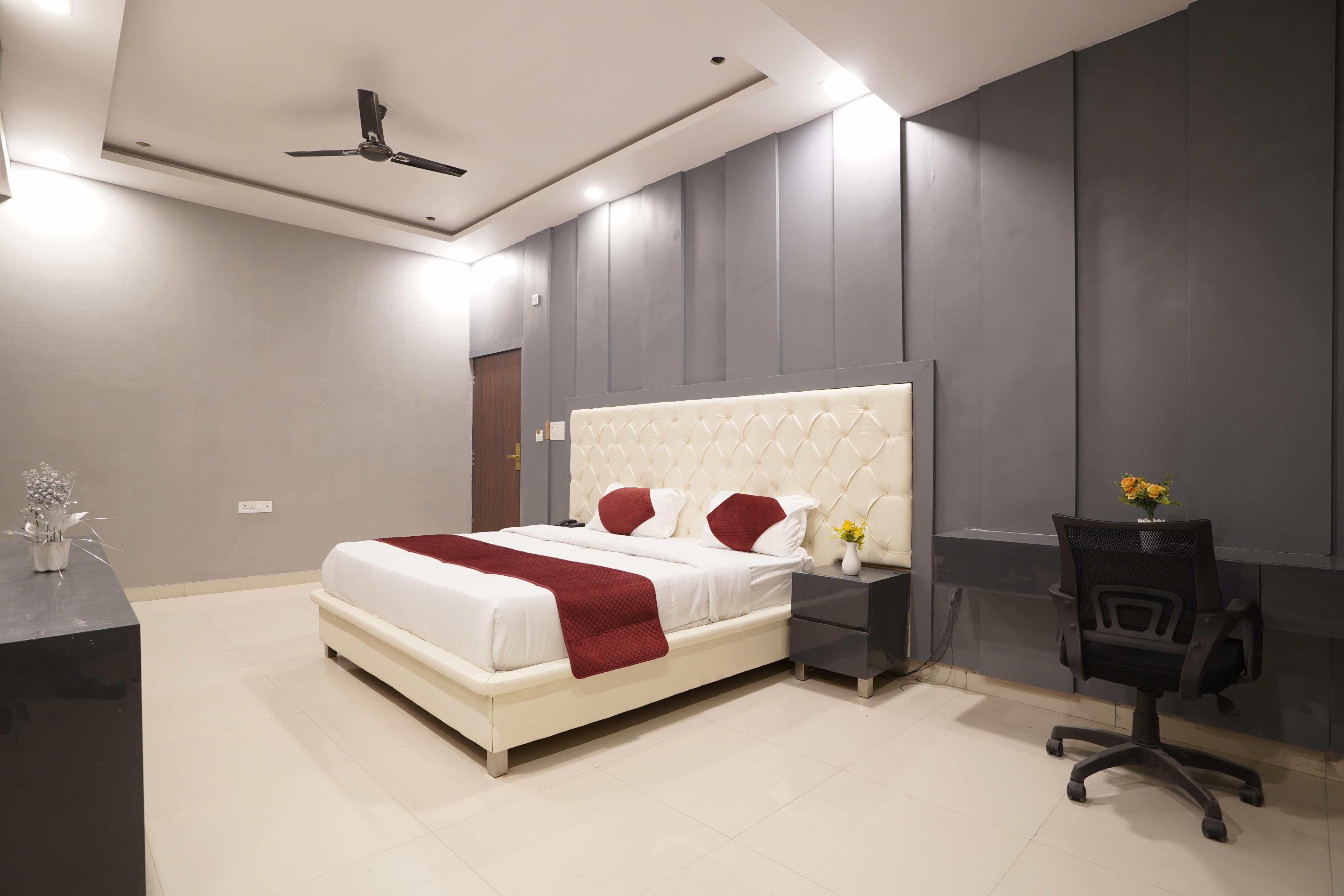THE CONNAUGHT HOUSE Room Type - SUITE ( MAHARAJA -SUITE)