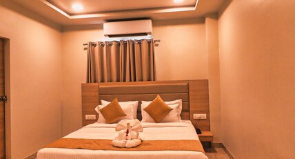 Clarks Inn Express Udaipur Room Type - Super Deluxe room with King Bed