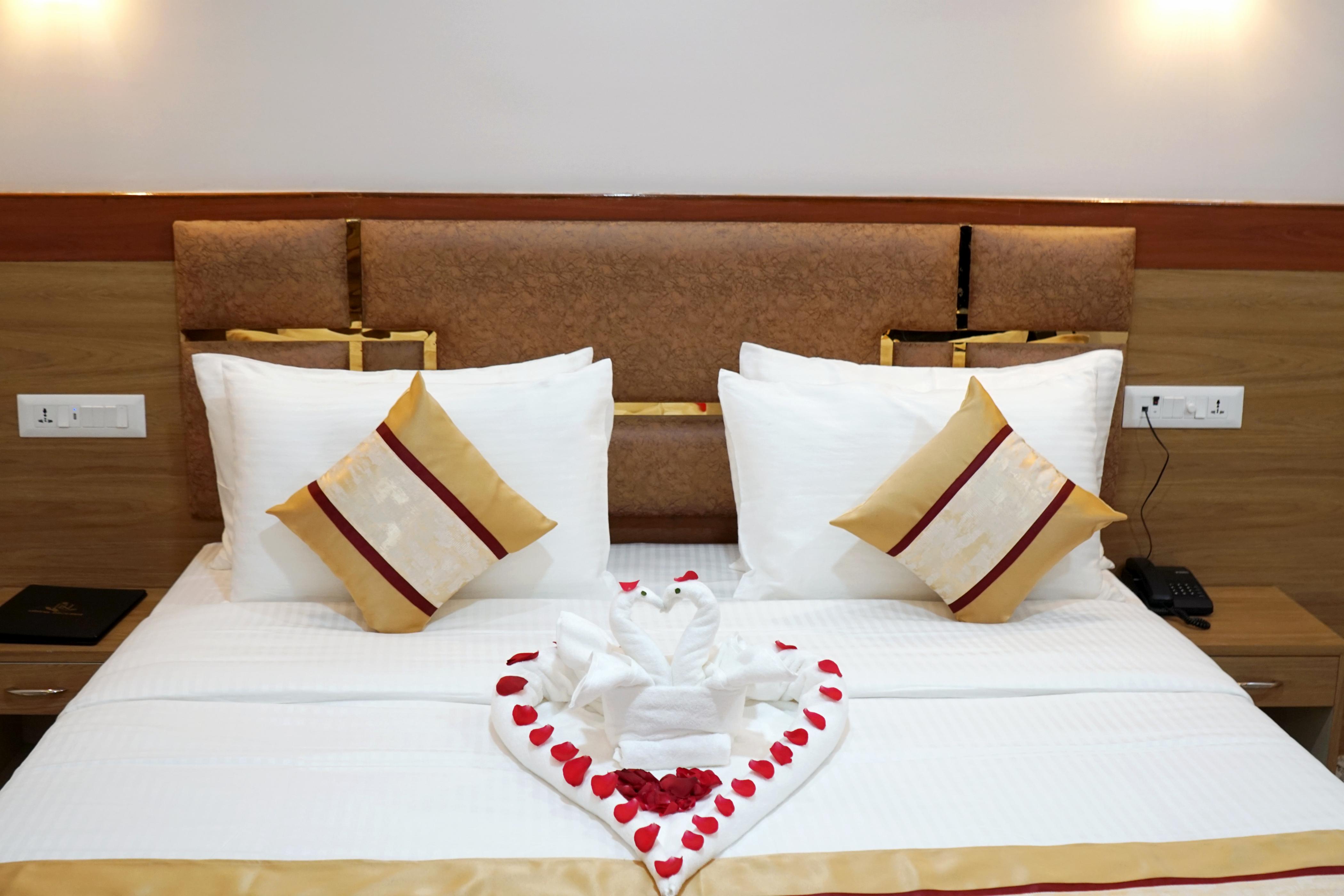 Hotel Imolesh - Tap to explore photos