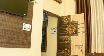 HOTEL KAMLA HERITAGE Room Type - BASIC ROOM(NON AC)