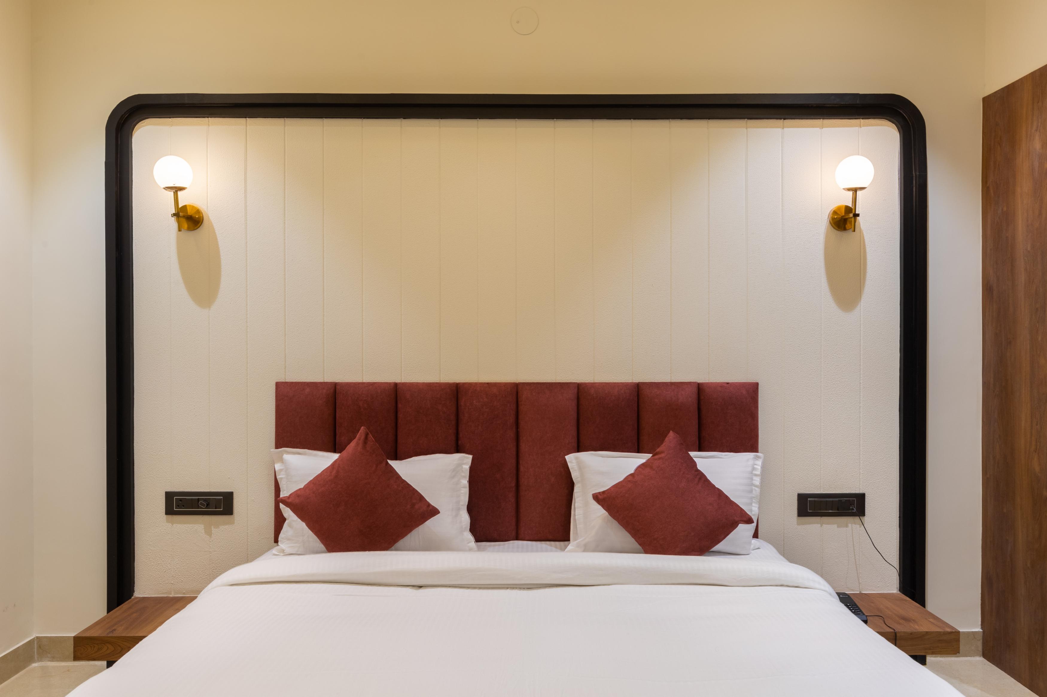 Vaibhavya Hotel and Restaurant Room Type - Deluxe Room with Balcony