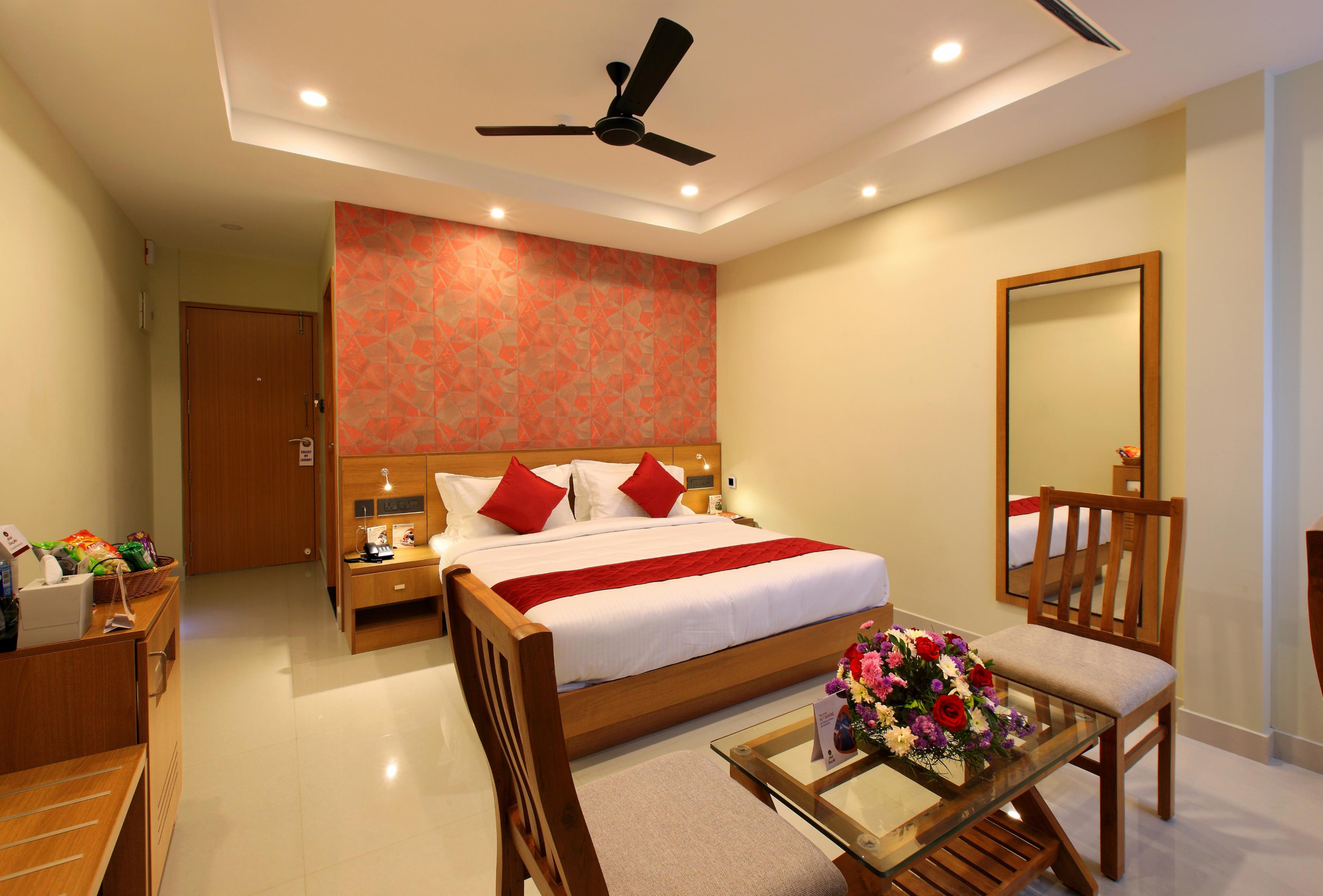 Hotel Novark Room Type - DELUXE KING BED