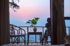 Woodpegger by the beach, Mandrem