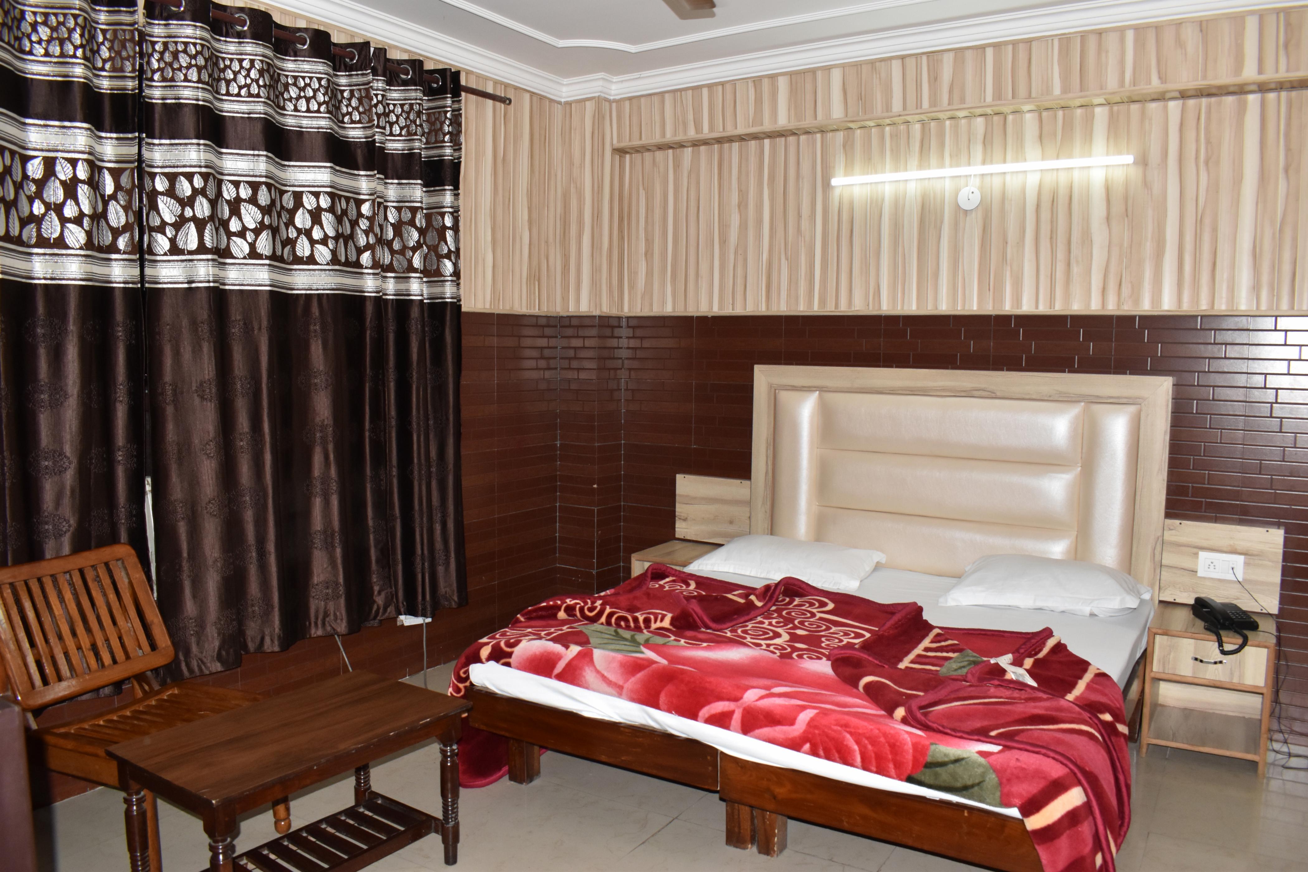 Hotel Green View Katra Room Type - Double Bed AC Room Mountain View