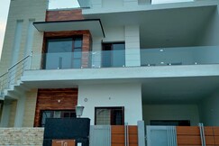 1st floor independent luxurious house