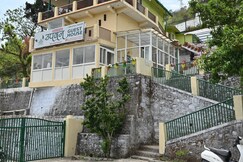 Upvan Guest House | Hill & Valley Views