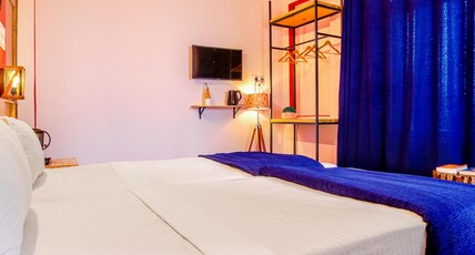 Chokling ArtHouse - The Treasure of Himalayas Room Type - Deluxe Room - King Bed