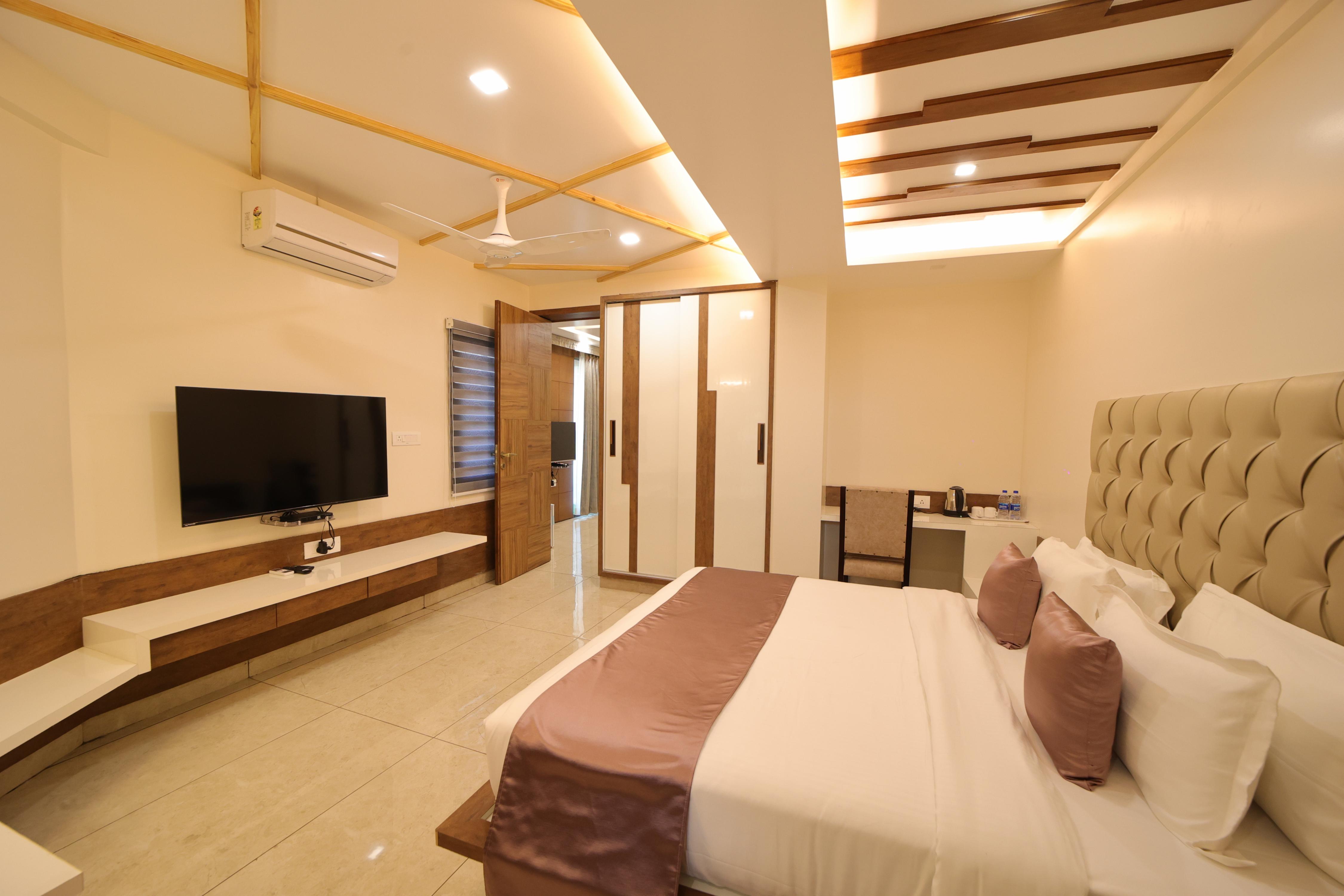 Hotel sagittarius Room Type - Super Deluxe 4 Bed AC Room