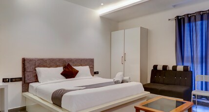 Hotel Brundavan International-Guntur Room Type - Tower Luxury Room 1 King Bed